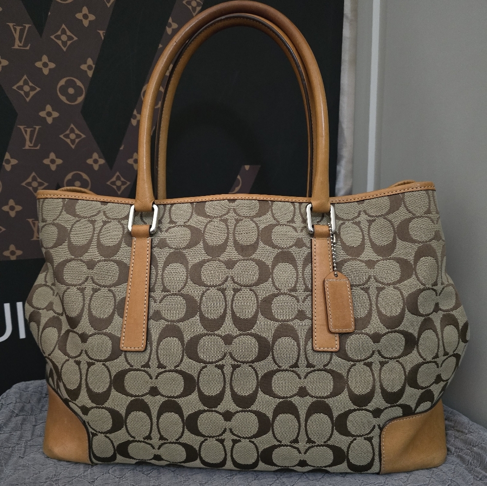 Coach Signature Canvas Tote